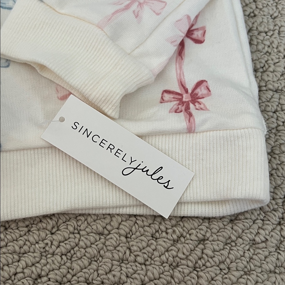 Sincerly Jules Kids Lounge Set - White with Pink and Blue Bows - Picture 2 of 5